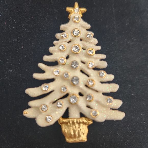 Winter White Christmas Tree and Lennox Angel Brooches - Picture 2 of 7
